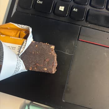 Fellas Barında Kıl Çıktı Hijyen Endişesi