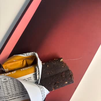 Fellas Barında Kıl Çıktı Hijyen Endişesi