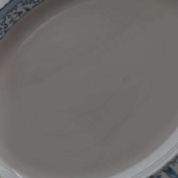 Korkmaz Servis Tabaklarının Beyaz Kısımlarında İnce Çatlaklar Ve Kararmalar Oluşmaya Başladı!