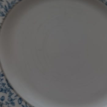 Korkmaz Servis Tabaklarının Beyaz Kısımlarında İnce Çatlaklar Ve Kararmalar Oluşmaya Başladı!