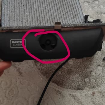 Garanti Bitti Deyip Kırık Tost Makinesi Geri Gönderildi