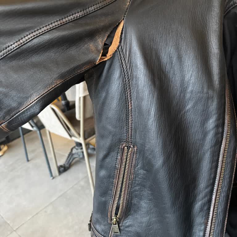 Derimod’da Deri Ceketin Dikişinden Yırtılması Ve Tamir Reddi