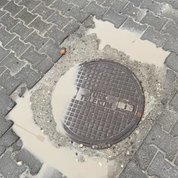 Fiber Altyapı Olmasına Rağmen Binamızda İnternet Yok, Çözüm Bekliyor