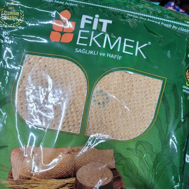 Küflü Ekmek Raflarda Bırakıldı Sağlık Riski Oluşturuyor