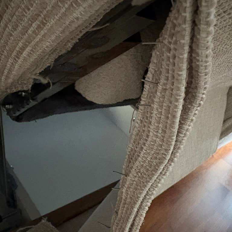 İlk Kullanımda Yırtılan Koltuk Takımının İade Ve Değişim Talebi Reddedildi