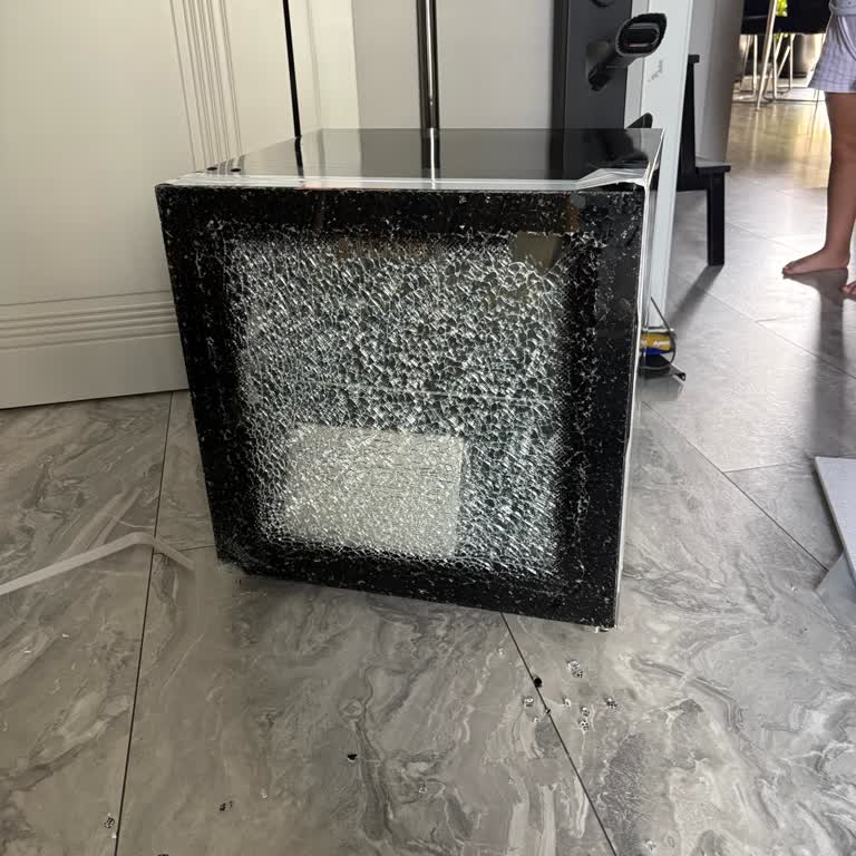 Kırık Minibar Ürünü İçin İade Reddedildi Ve Değişim Gerçekleşmedi