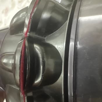 Dyson V10 Plastik Kapak Parçalanması Ve Dayanıklılık Sorunu