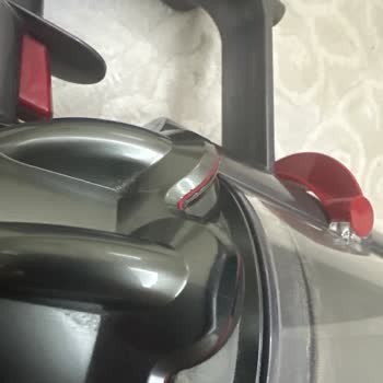 Dyson V10 Plastik Kapak Parçalanması Ve Dayanıklılık Sorunu