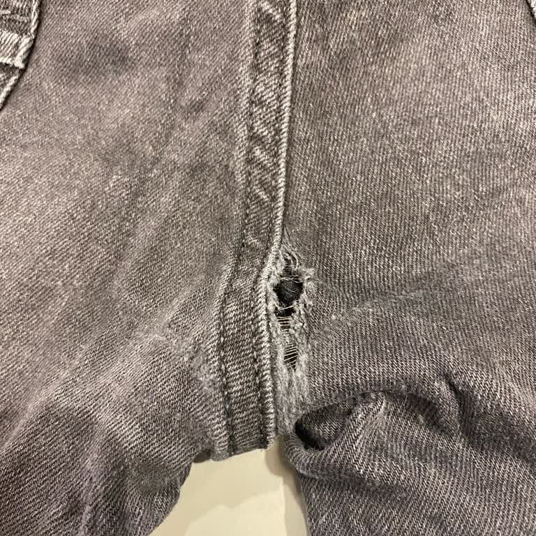 Kısa Sürede Yırtılan Pantolon Ve Mağazanın Ayıpsız Misli Değişim Reddine Tepki