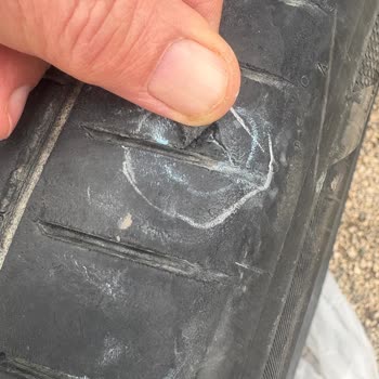 Yeni BMW'de Ön Lastiklerde Üretim Hatası İddiası Ve Garanti Talebi