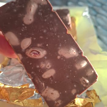 Şok Marketten Aldığım Çikolatalarda Beyaz Küflenme Görüldü: Sağlık Endişesi Ve İade Talebi