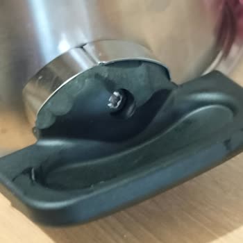 Evkur Mağazasından Kırık Düdüklü Tencere Teslimatı Ve Ücretsiz Kulp Değişimi Talebi