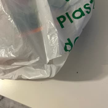 Ücretli BİM Poşetlerinin Dayanıksızlığı Müşteri Memnuniyetini Zedeliyor