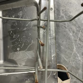 Bosch Bulaşık Makinemin Sepetleri Paslanıyor, Ücretsiz Değişim İstiyorum