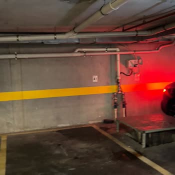 Bakımsız Yönetim, Otoparkta Araç Hasarı Ve Aşırı Aidat