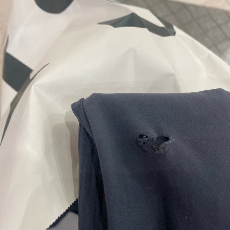 Bir Gün İçinde Yırtılan Spor Taytı: İade Ve Değişim Talebi