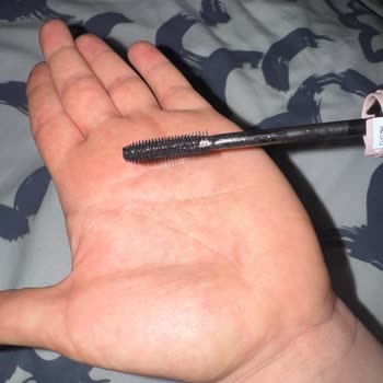 Maybelline Body Maskara Fırçasındaki Kopukluk Beni Hayal Kırıklığına Soktu