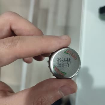 Paslı Kapak Ve Ağız Kısmıyla Maden Suyunda Sağlık Riski