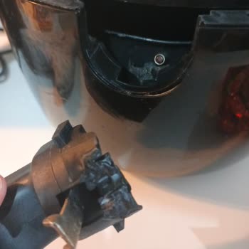 Schafer Airfryer Hazne Kulpu Kırıldı, Garanti Kapsamında Yedek Parça Talebi