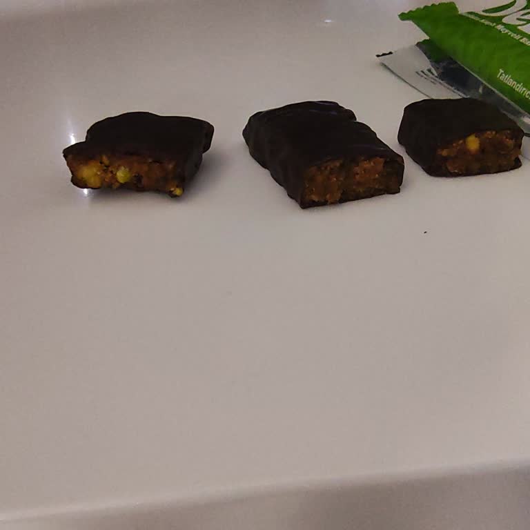 Ambalajdaki Yeşil Görsel Ve Kadayıf Vaadi Ürünün Turuncu İçeriğiyle Çelişiyor