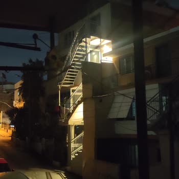 İzmir Buca 146/4 Sokakta Aydınlatma Arızası Yanıtsız Kalıyor