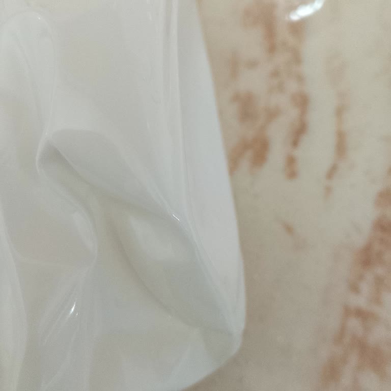 Sürat Kargo'nun Teslim Ettiği Deterjan Şişesi Ezik Ve Sızdırıyor