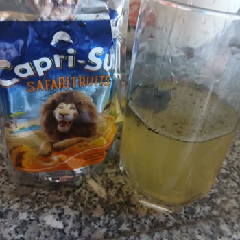 Capri‑Sun İçeceğinde Görülen Siyah Yabancı Madde Sağlık Riski Oluşturuyor