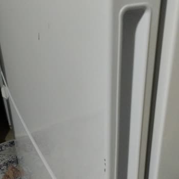 Kırık Kutuda Kusurlu Buzdolabı, Faturası Yok Ve 800 TL Ücret Talep Edildi