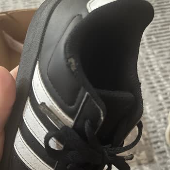 Çocuk Ayakkabısında 15 Gün İçinde İç Yırtık Ve Ücret İadesi Talebi