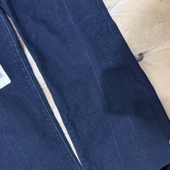 İlk Yıkamada Beliren Beyaz Çizgiler Nedeniyle Mavi Pantolonun İadesi Talebi