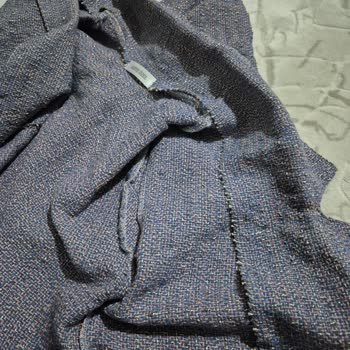 2000 TL'lik Elsa Takımında Kalitesiz Dikiş Ve Yamuk Kesim