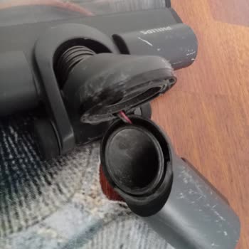 Garanti Süresi İçinde Kırılan Süpürge Ayağına 1850 TL Ücret Talebi