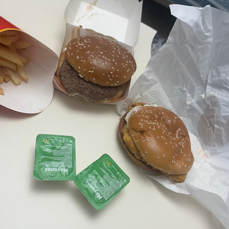 Yemeksepeti'nden 1 Saat Geciken Soğuk Ve Dağınık McDonald's Siparişi