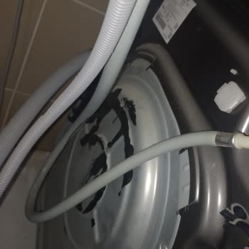 Samsung Kurutma Makinesinde Erime Sorunu Ve Çamaşır Makinesine Zarar