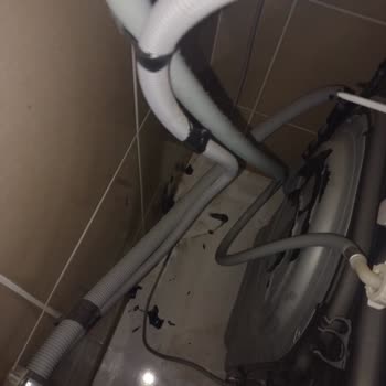 Samsung Kurutma Makinesinde Erime Sorunu Ve Çamaşır Makinesine Zarar