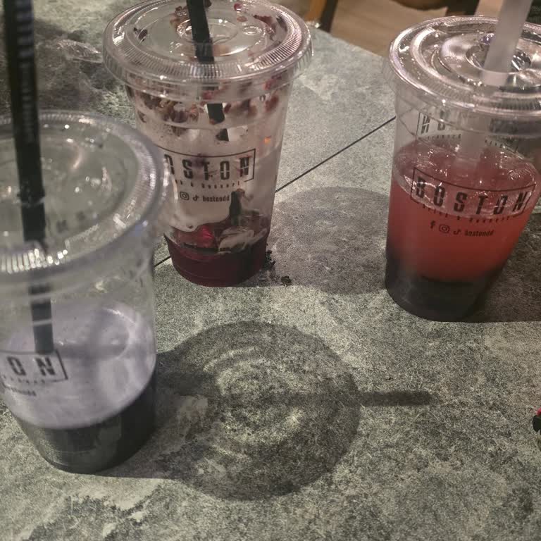 Asitli İçecek Ve Personel İlgisizliği