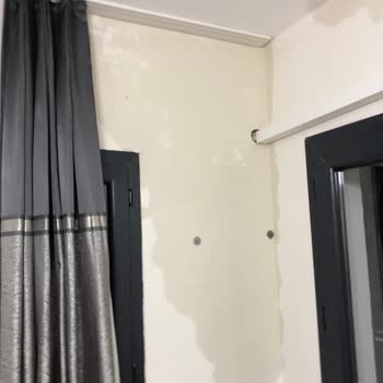 Şanlıurfa Güneyşehir'de Depremzede Konutta Su Sızıntısı Ve Nem, İnşaat Firmasından Çözüm Bekleniyor