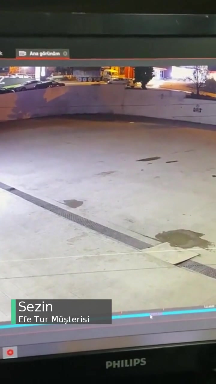 Efe Tur Firmasının Rötarlı Olması Ve Bizi Almadan Gitmesi! videonun kapak resmi