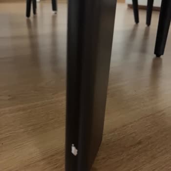 Defolu Koltuk Takımı Ve Hasarlı Yemek Masası İçin Acil Çözüm Bekliyorum