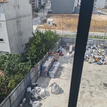 Çevre Ve Şehircilik Bakanlığı Kapaklı’da Hurdalıktan Şikayet Eden Çiftin Çaresizliği