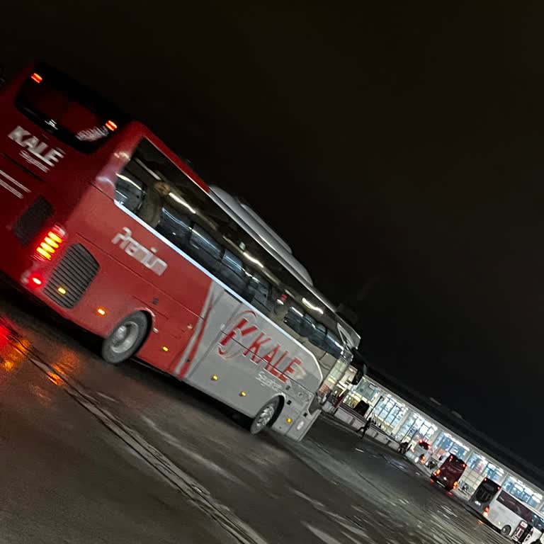 Kale Seyahat'te Otobüs Gecikmesi Ve Hostesin Kaba Tutumu