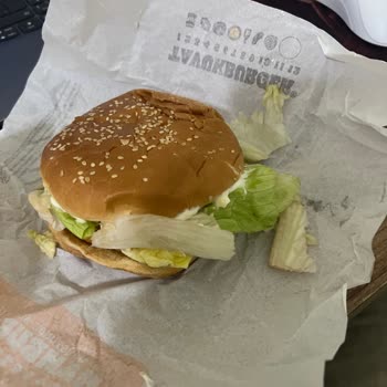 Kahve Yok, Hamburger Kalitesiz: Ücret İadesi Talebi