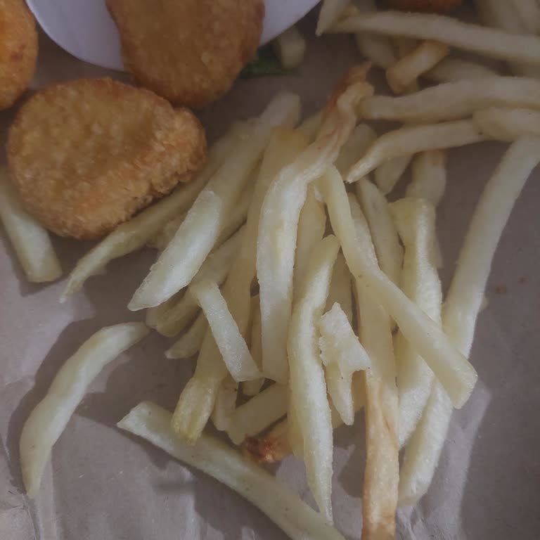 Burger King Şubesinde Bayat Ve Hijyenik Olmayan Ürünler Tekrar Karşılaşılıyor