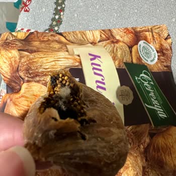 A101 Ümraniye Şubesinde Çerezya Incirinde Kurt Ve Siyah Oluşum Tespit Edildi