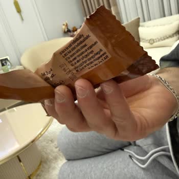 Algida Magnum Mini Badem Dondurması Yağlı Ve Ekşi Çıktı Gıda Güvenliği Şikayeti