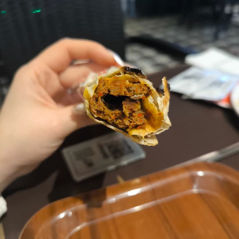 Dürümcü Bekir Usta Yüksek Fiyata Kurumuş Et Ve Az Malzemeli Dürüm!