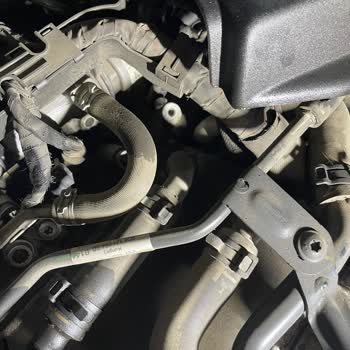 Skoda Yetkili Serviste Mazot Hortumu Sızıntısı Ve Uyarı Eksikliği!