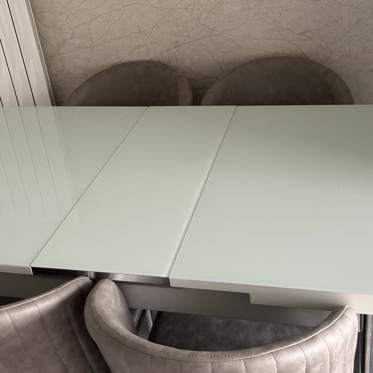 Kırık Camlı Ve Web Görselleriyle Uyuşmayan Mutfak Masası İçin Tam İade Talebi