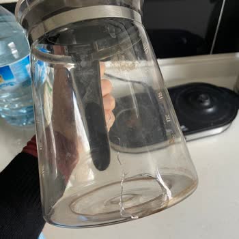 Kılıç Servis'in Çay Makinesi Demliğini Kırması Ve Saklaması