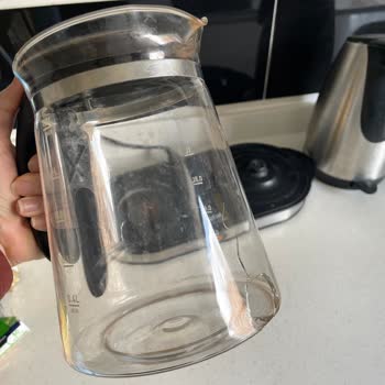 Kılıç Servis'in Çay Makinesi Demliğini Kırması Ve Saklaması